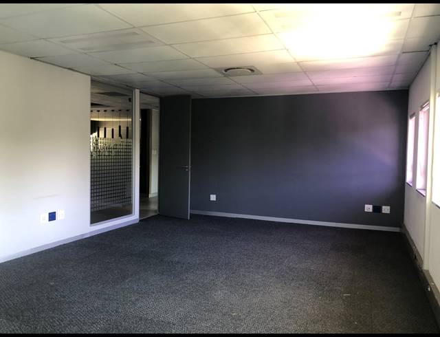 725M² RETAIL TO LET IN HYDE PARK